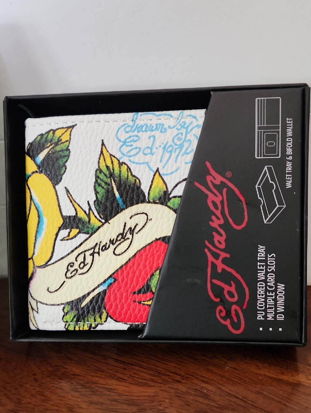 Ed Hardy White Wallet with Multicolor Tattoo Skull and Snake - Picture 3 of 10